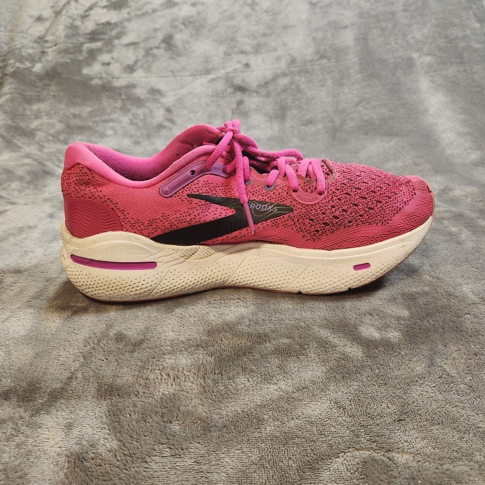 Brooks Shoes Womens 9 Pink Ghost Max Sneaker Athleisure Running 1203951B628